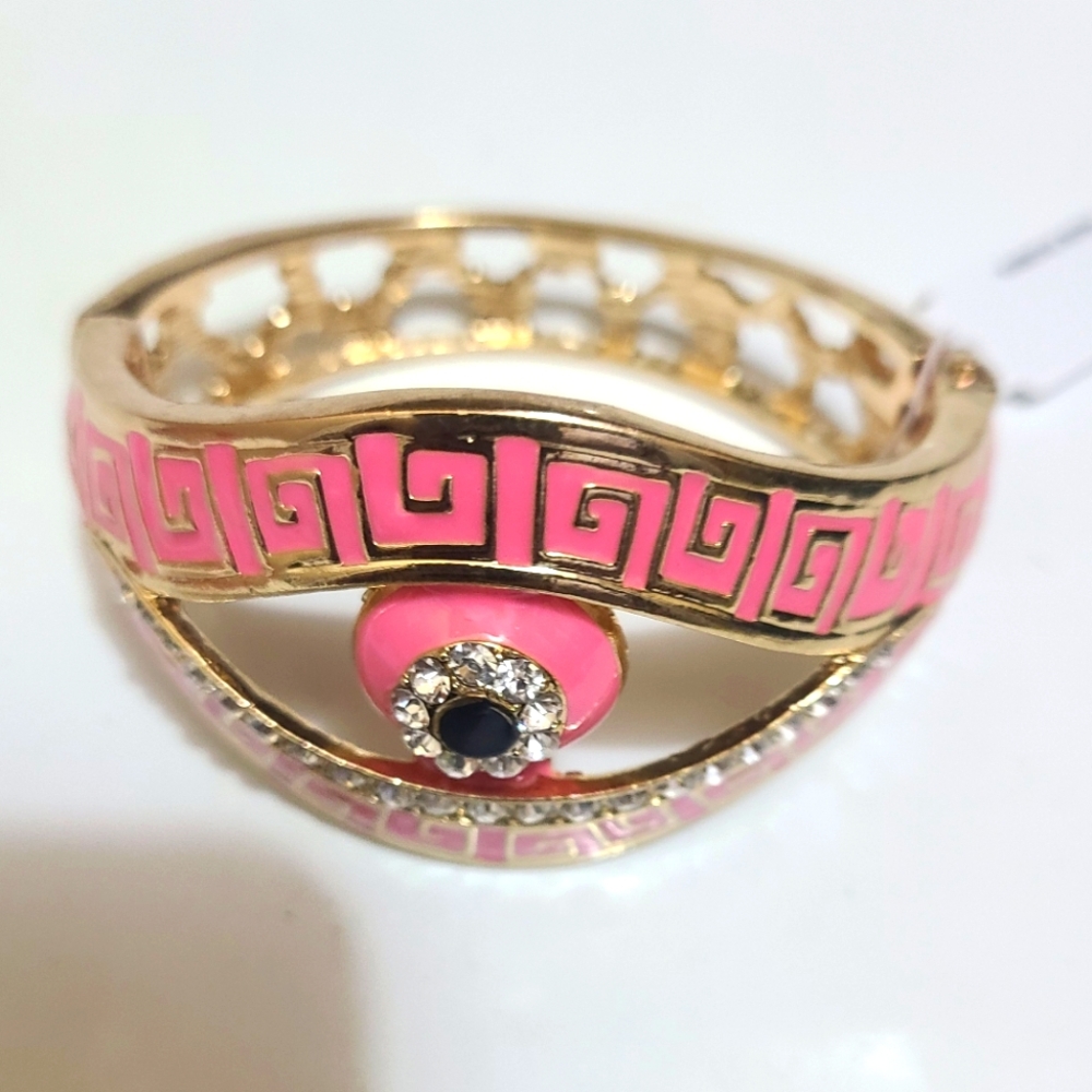 Beautiful Pink Bracelet W/ Design